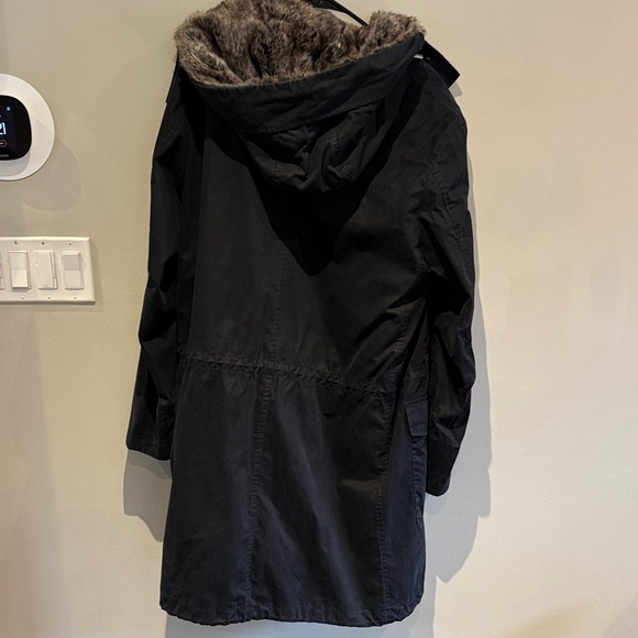Men's Black Fur-Lined Parka - Picture 6 of 6